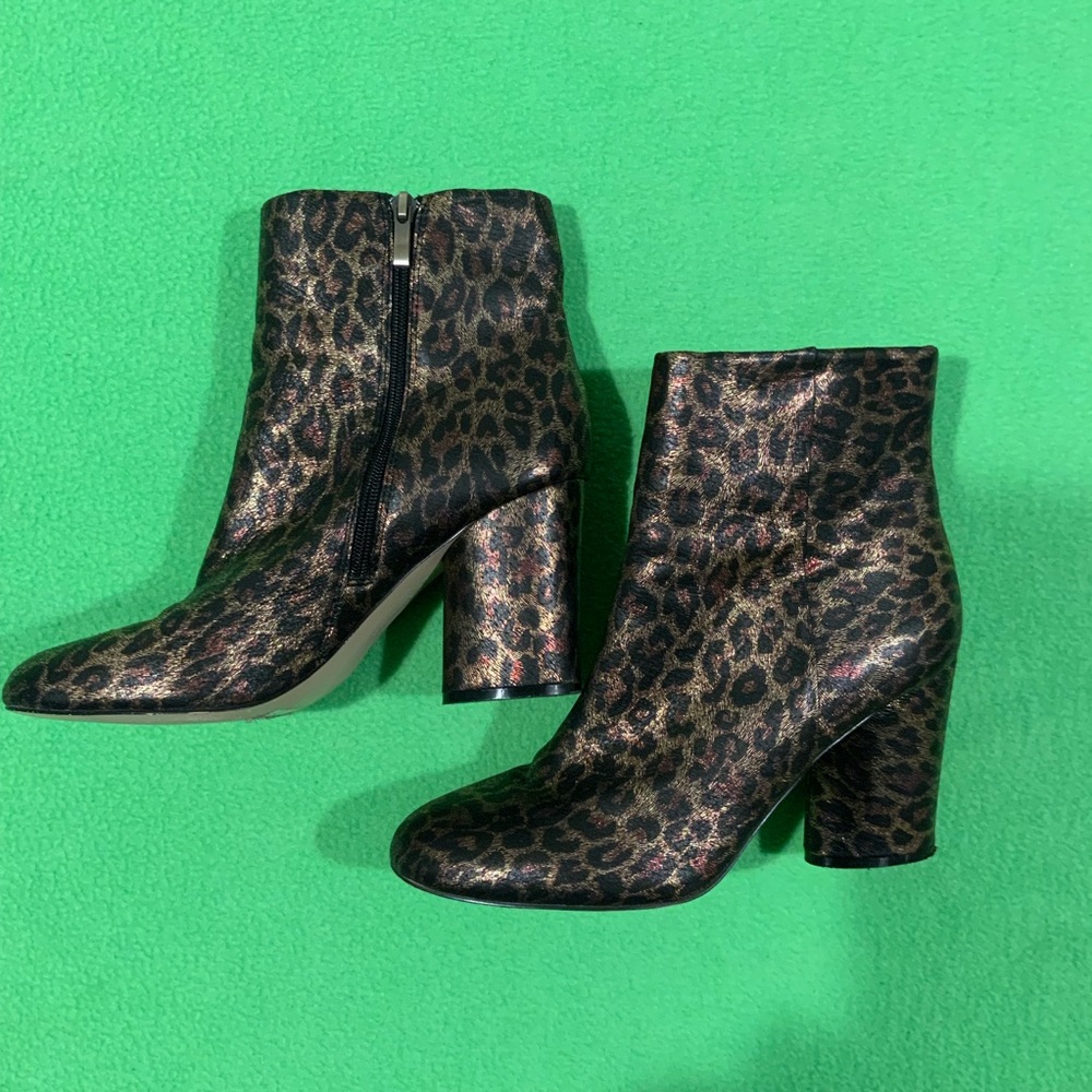 Neiman Marcus Metallic Niana Leopard Print Ankle Boot Size 10